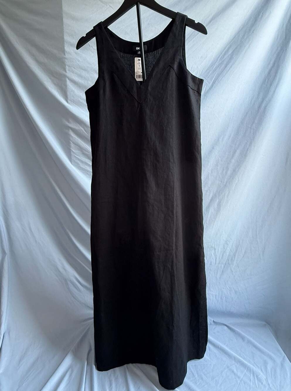 DKNY Sleeveless V-Neck Linen-Blend Midi Dress in Black